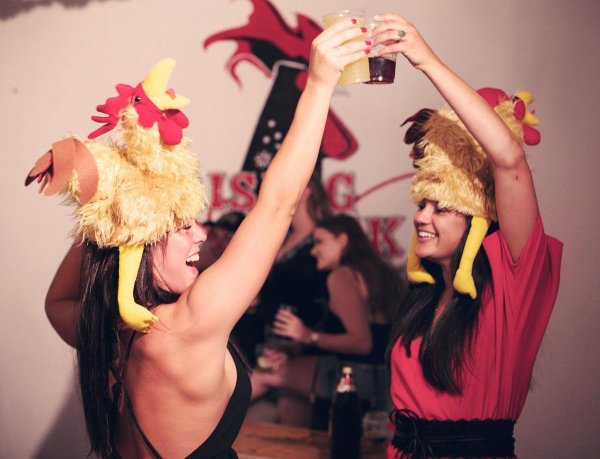 Rising Cock Party Hostel Lagos Luaran gambar